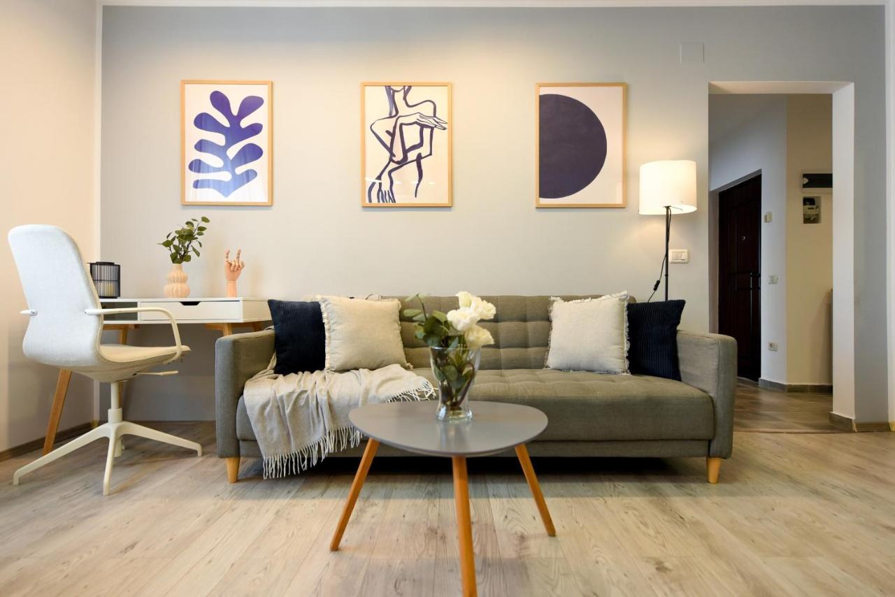 Modern Elegance In The Heart Of The City - romana Square * Bucharest
