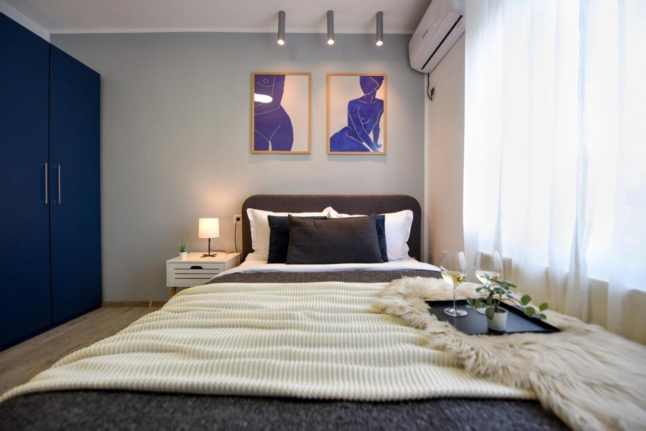 Modern Elegance In The Heart Of The City - romana Square Appartamento
